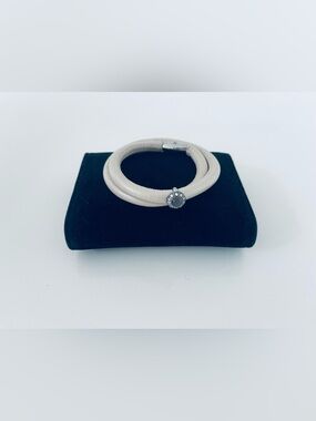 Leather double bracelet Endless Jewelry new with silver charm.